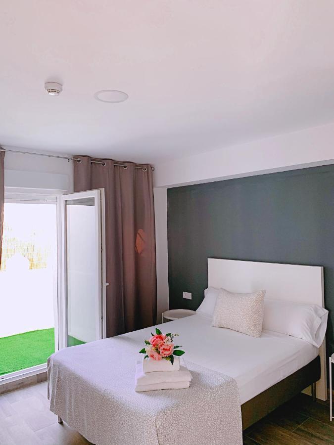 Hostal El Castillo อัลกาลา เด กัวไดรา ภายนอก รูปภาพ