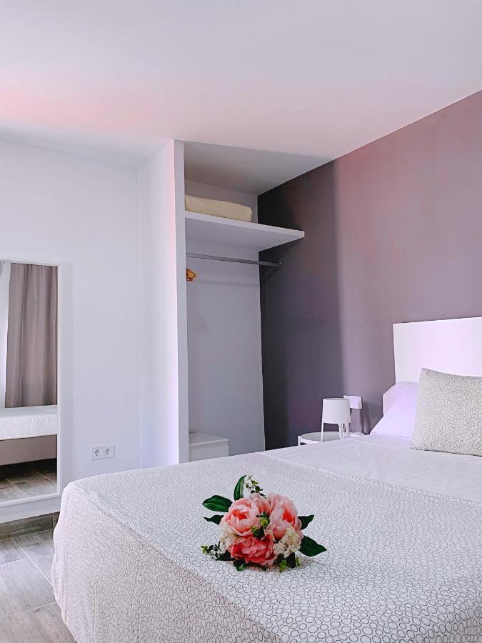 Hostal El Castillo อัลกาลา เด กัวไดรา ภายนอก รูปภาพ