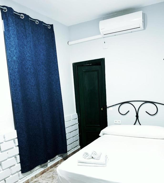 Hostal El Castillo อัลกาลา เด กัวไดรา ภายนอก รูปภาพ